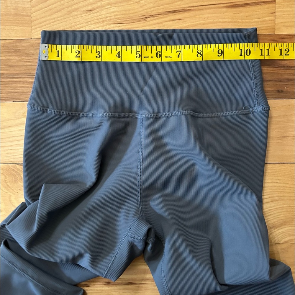 Wilo Women’s Ribbed Leggings Dark Gray Small 9” rise 24.5” inseam - Picture 5 of 7
